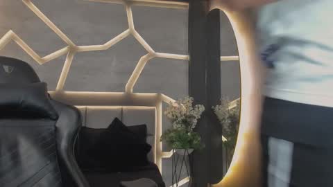 Arohom Lester online show from November 13, 11:02 am