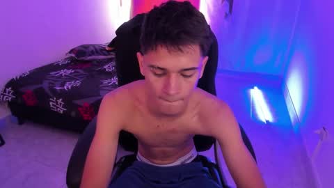 Aaron online show from November 29, 8:16 pm