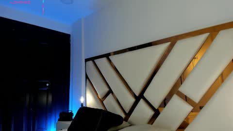 Aron cruz  online show from April 4, 12:56 pm