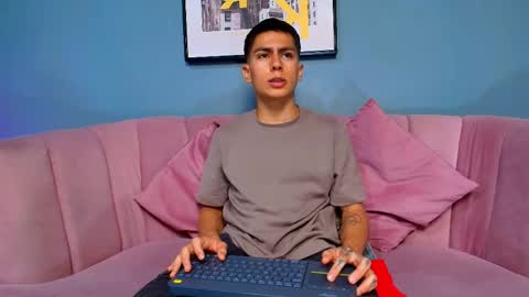 aron_pulse online show from April 20, 1:36 pm