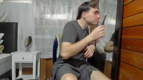 Aron G Franco online show from February 8, 6:55 pm