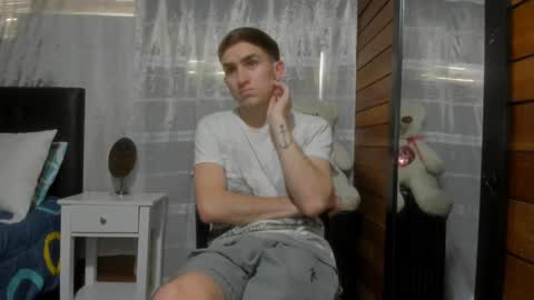 Aron G Franco online show from March 12, 8:41 pm