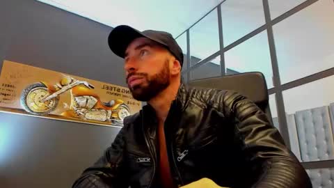 AronGrant online show from December 15, 11:50 am