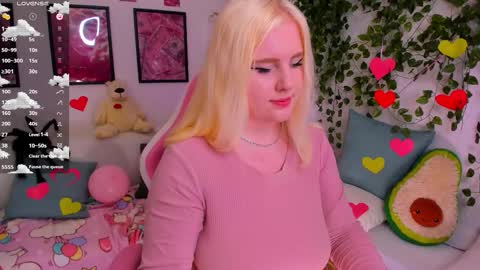 art_lovee_ online show from February 21, 6:27 am