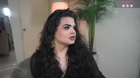 Chloe  online show from September 28, 11:25 pm