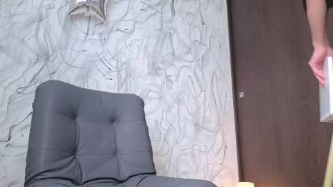   online show from October 16, 12:16 pm