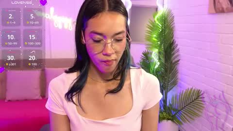 Snapshot of artemiss_tay chatting on October 21, 7:39 pm artemiss_tay online show from October 21, 7:39 pm