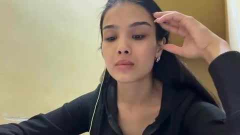 Amina online show from February 28, 8:02 pm