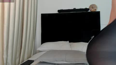 hellen online show from December 4, 2:55 am