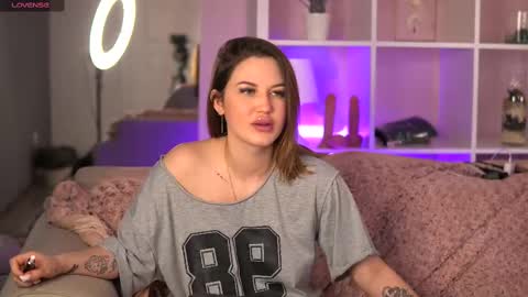 Snapshot of aryadeluna chatting on March 12, 1:14 am Lunaa online show from March 12, 1:14 am