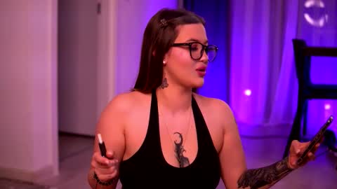 Lunaa  online show from October 24, 6:52 pm