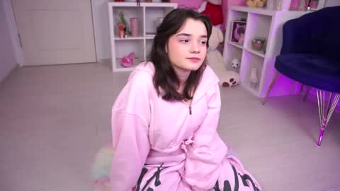 Aria online show from October 15, 8:59 am