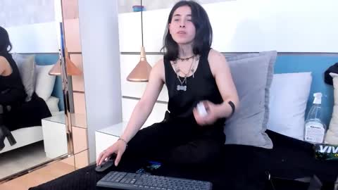 Ashkoreh online show from October 26, 7:13 pm