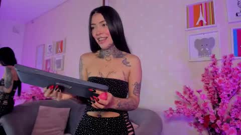 ashley_blum_ online show from March 28, 12:17 pm