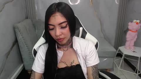 ashley_blum_v online show from November 23, 8:18 pm