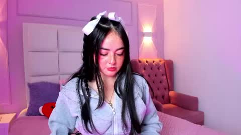 ashley_petit online show from June 24, 12:34 pm