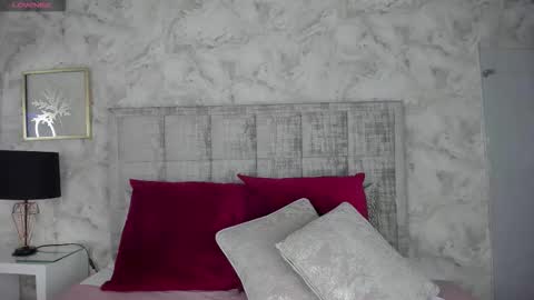 ashleythompson2025 online show from October 3, 5:10 pm