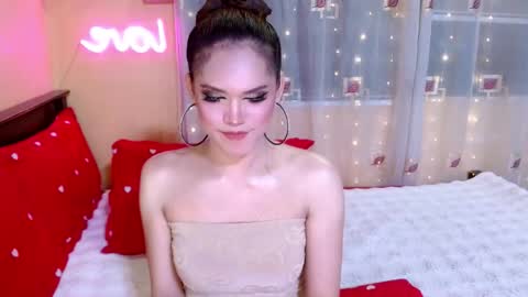 AshleyNicole online show from December 19, 8:59 pm