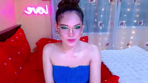 AshleyNicole online show from December 14, 6:36 pm