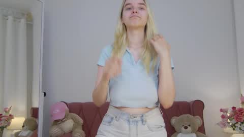 ashly_cherry online show from September 17, 11:13 am