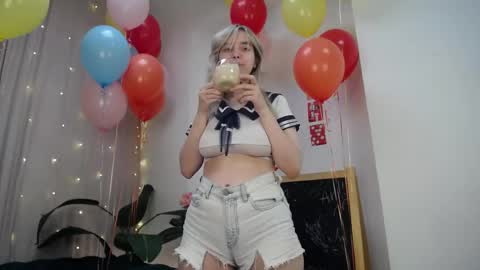 ashly_cherry online show from April 20, 5:10 am
