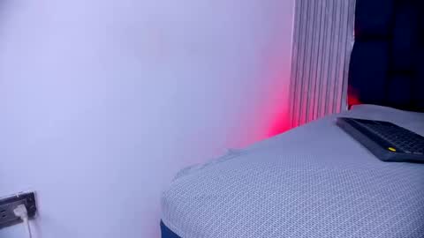 ashlybenison online show from February 26, 8:39 am