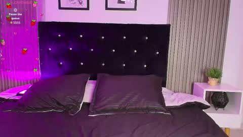    online show from January 6, 7:07 pm