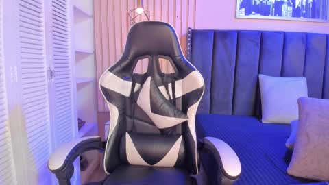 ashlye_miller_ online show from March 25, 4:19 am