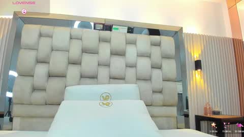 ashlyn online show from March 4, 1:45 am