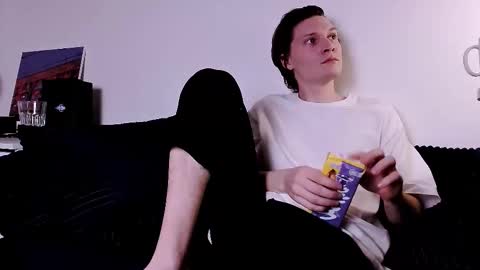 ashsplash_ online show from December 21, 1:39 pm