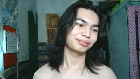 asian_babyboi online show from April 11, 7:45 am