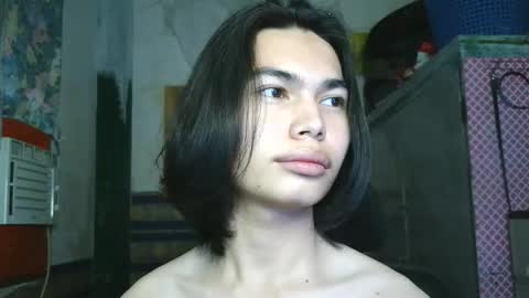 asian_babyboi online show from May 30, 3:10 pm