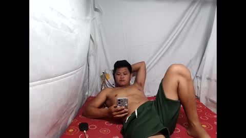 asian_boy4u online show from April 12, 12:09 pm