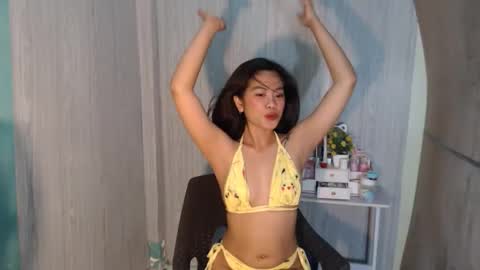 asian_girl2004 online show from April 30, 2:38 am