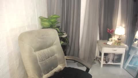 asian_handsomexx online show from February 28, 6:56 pm