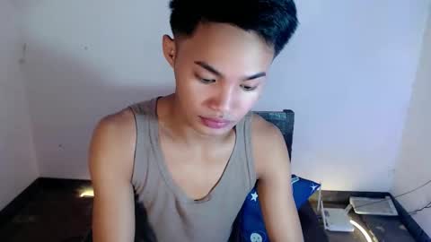 asian_lover05 online show from March 14, 10:36 pm