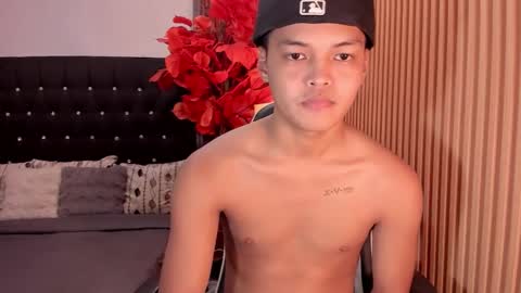 Snapshot of asianhugescott chatting on September 19, 9:57 am VICTORIA SCOTT online show from September 19, 9:57 am