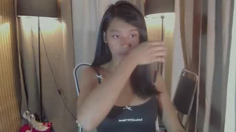 kisses online show from March 5, 12:30 am