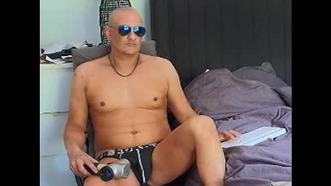 askil8802 online show from December 1, 2:42 am