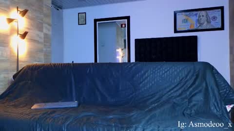 Snapshot of asmodeo_cox chatting on October 1, 9:19 am Asmodeo  -   online show from October 1, 9:19 am