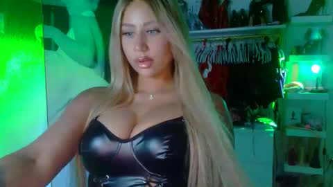 iwantaspen online show from January 11, 2:09 am