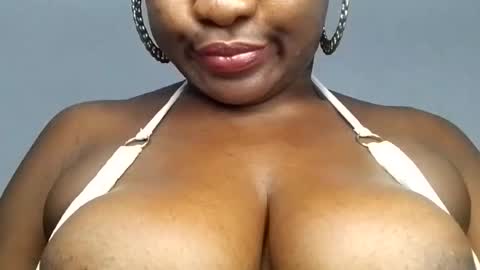 ass_elbonypussy online show from June 23, 9:21 pm