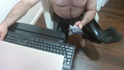 latex online show from January 7, 7:35 am