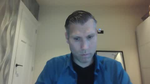 Assmani28 online show from December 5, 2:06 pm