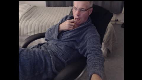 Snapshot of astrajman chatting on October 9, 5:40 pm horny older online show from October 9, 5:40 pm