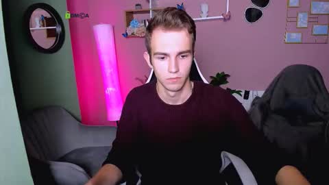 astren online show from November 28, 8:16 pm