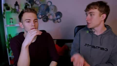 astren online show from April 19, 9:54 am