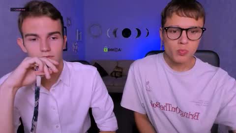 astren online show from November 7, 8:11 pm