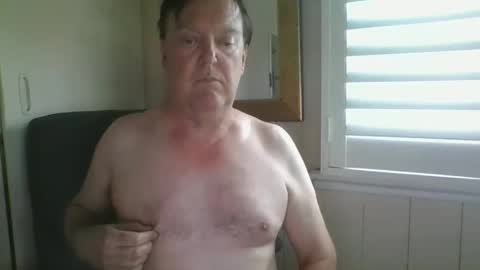 astute008 online show from November 21, 5:05 am