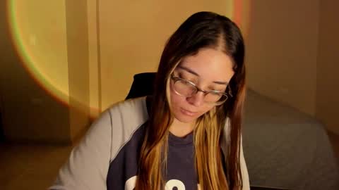 atenas online show from October 27, 10:04 am